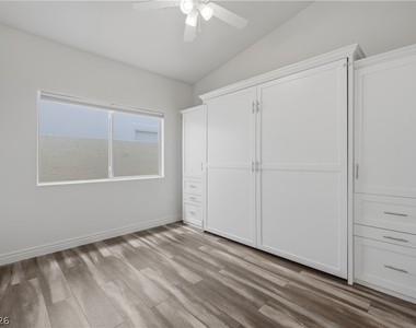 2933 Harbor Cove Drive - Photo Thumbnail 37