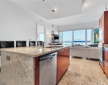 4471 Dean Martin Drive - Photo Thumbnail 15