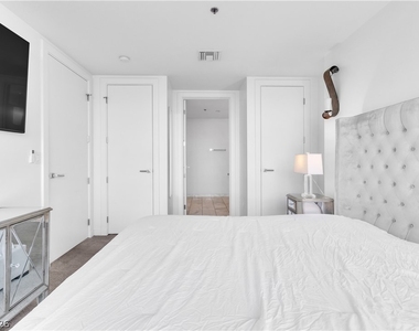 4471 Dean Martin Drive - Photo Thumbnail 24