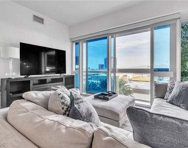 4471 Dean Martin Drive - Photo Thumbnail 20