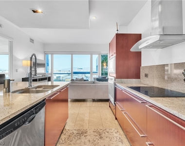 4471 Dean Martin Drive - Photo Thumbnail 16