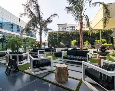 4471 Dean Martin Drive - Photo Thumbnail 3