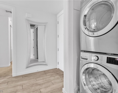 4471 Dean Martin Drive - Photo Thumbnail 10