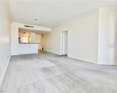 220 E Flamingo Road - Photo Thumbnail 3