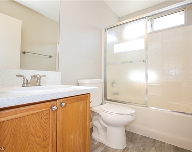 5013 Drifting Creek Avenue - Photo Thumbnail 11