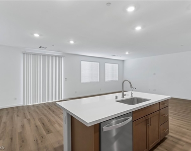 1025 Copper Robin Street - Photo Thumbnail 10