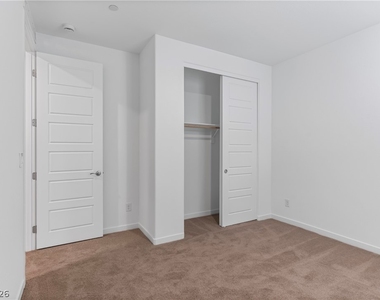 1025 Copper Robin Street - Photo Thumbnail 31