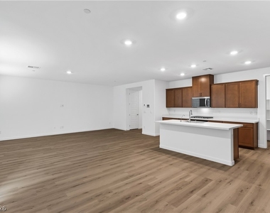1025 Copper Robin Street - Photo Thumbnail 8