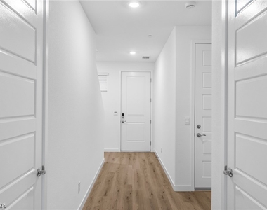 1025 Copper Robin Street - Photo Thumbnail 3