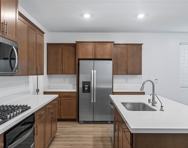 1025 Copper Robin Street - Photo Thumbnail 11