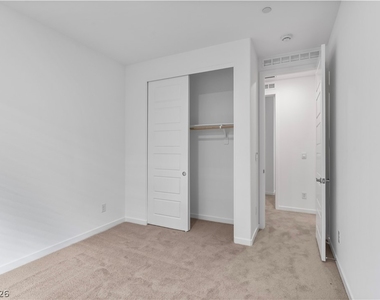 1025 Copper Robin Street - Photo Thumbnail 33