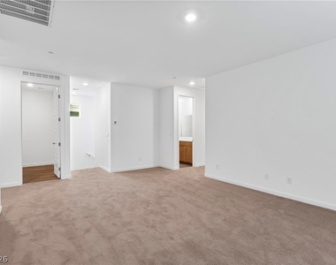 1025 Copper Robin Street - Photo Thumbnail 17