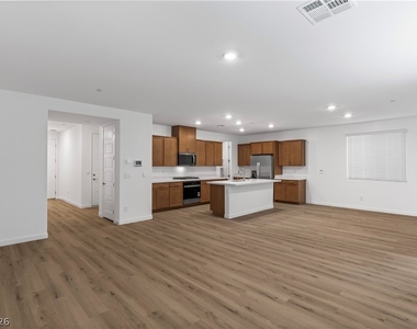 1025 Copper Robin Street - Photo Thumbnail 6