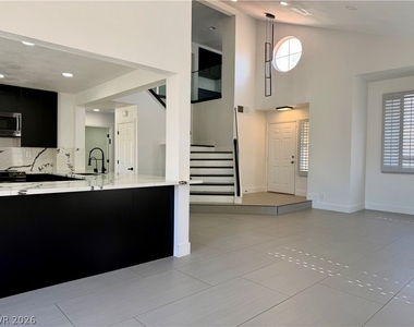 9713 Horizon Hills Drive - Photo Thumbnail 3