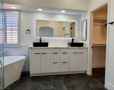 9713 Horizon Hills Drive - Photo Thumbnail 12