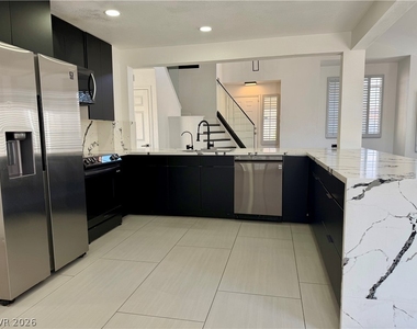 9713 Horizon Hills Drive - Photo Thumbnail 4