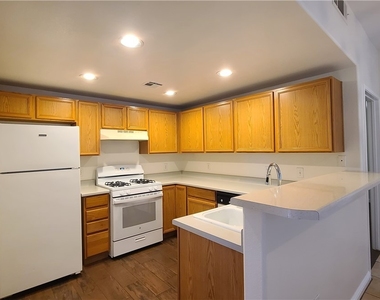 9580 W Reno Avenue - Photo Thumbnail 4