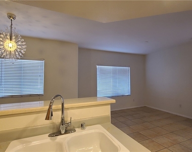 9580 W Reno Avenue - Photo Thumbnail 7