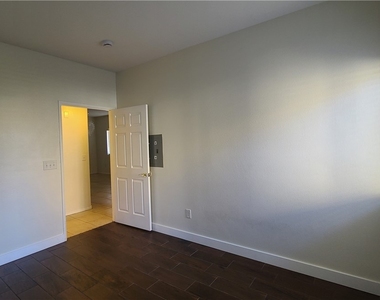 9580 W Reno Avenue - Photo Thumbnail 9