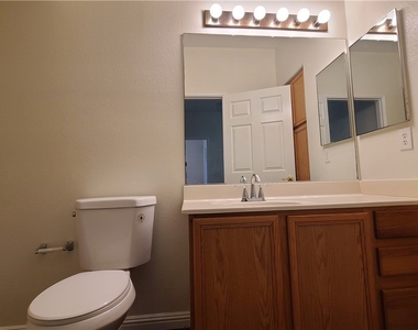 9580 W Reno Avenue - Photo Thumbnail 16