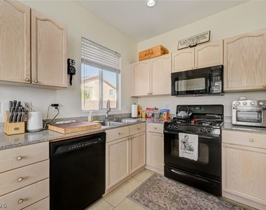 222 Hickory Heights - Photo Thumbnail 24
