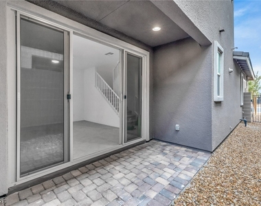 11672 Redwood Mountain Avenue - Photo Thumbnail 15