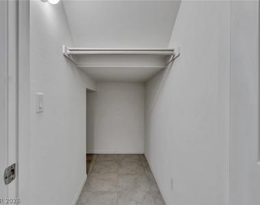 11672 Redwood Mountain Avenue - Photo Thumbnail 17