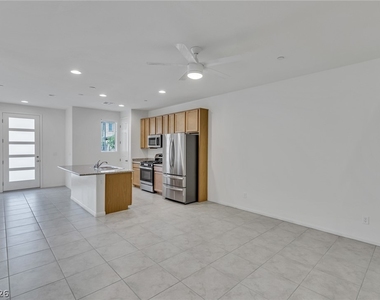 11672 Redwood Mountain Avenue - Photo Thumbnail 12