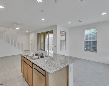 11672 Redwood Mountain Avenue - Photo Thumbnail 9