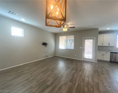 7712 Eastham Bay Avenue - Photo Thumbnail 8