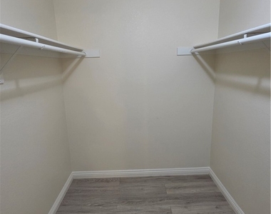 5241 Caspian Springs Drive - Photo Thumbnail 9