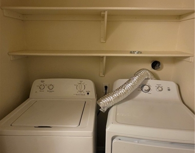 5241 Caspian Springs Drive - Photo Thumbnail 11