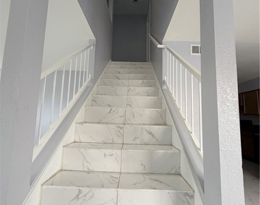 2832 Mill Point Drive - Photo Thumbnail 16