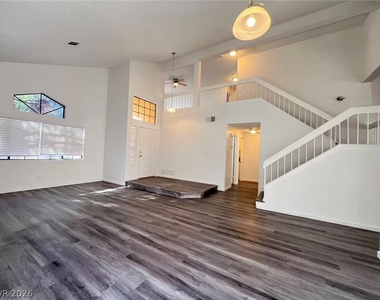98 Trevor Drive - Photo Thumbnail 4