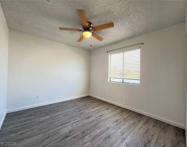 98 Trevor Drive - Photo Thumbnail 19