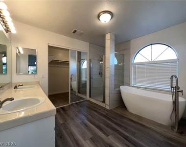98 Trevor Drive - Photo Thumbnail 12
