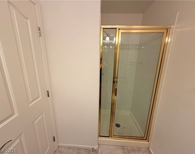 2121 Stone Croft Street - Photo Thumbnail 12