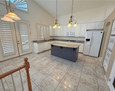 2121 Stone Croft Street - Photo Thumbnail 39