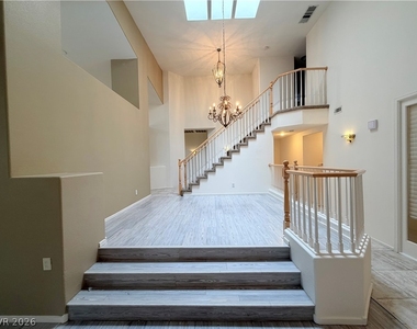 2121 Stone Croft Street - Photo Thumbnail 3