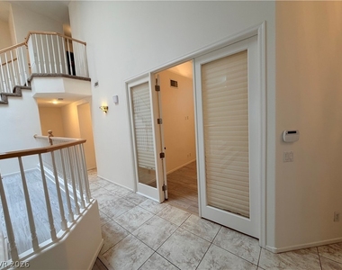 2121 Stone Croft Street - Photo Thumbnail 5