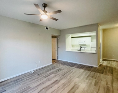8000 Badura Avenue - Photo Thumbnail 5