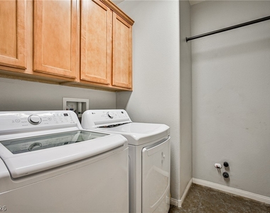 9023 Sleepy Canyon Avenue - Photo Thumbnail 33