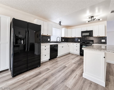5804 Westport Circle - Photo Thumbnail 4
