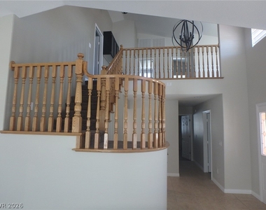 8421 Gillette Avenue - Photo Thumbnail 2