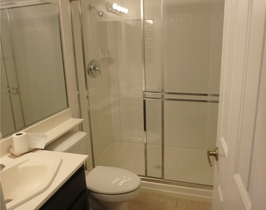 8421 Gillette Avenue - Photo Thumbnail 13