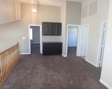 8421 Gillette Avenue - Photo Thumbnail 8