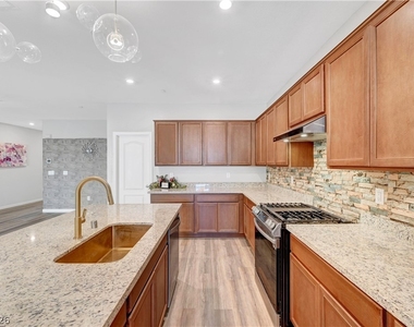 378 Hellebores Avenue - Photo Thumbnail 7