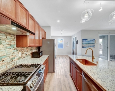 378 Hellebores Avenue - Photo Thumbnail 6