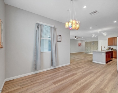 378 Hellebores Avenue - Photo Thumbnail 11