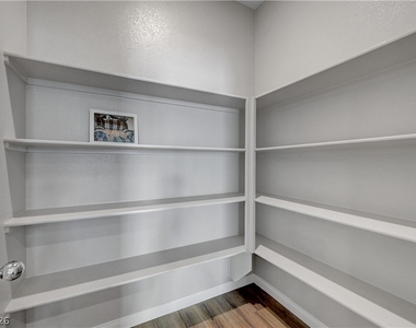 378 Hellebores Avenue - Photo Thumbnail 9
